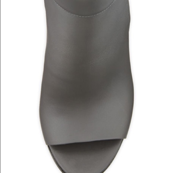 V I N C E / BRIGHAM peep toe booties in graphite ankle boots Like new - Picture 2 of 8